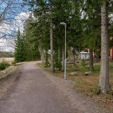 Uppsala Large Family Home Beside Forest Екстер'єр фото
