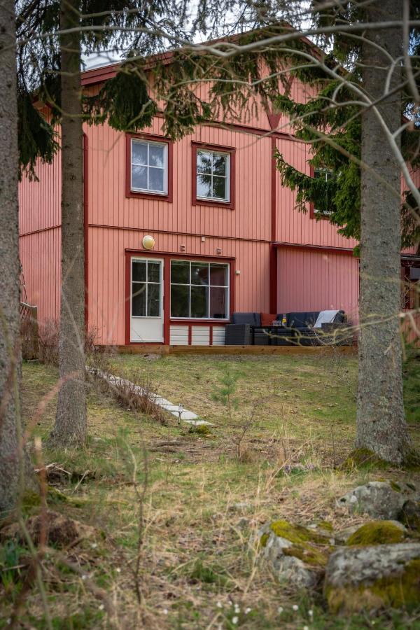 Uppsala Large Family Home Beside Forest Екстер'єр фото